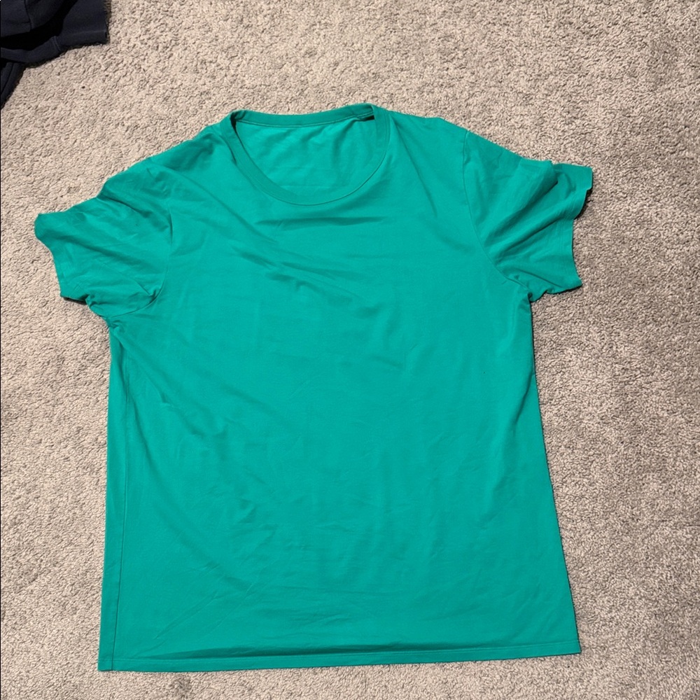 lululemon athletica Green Short Sleeve Tee